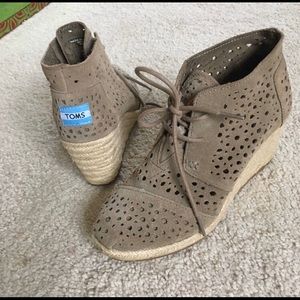 Toms Wedges 6.5 NWOT